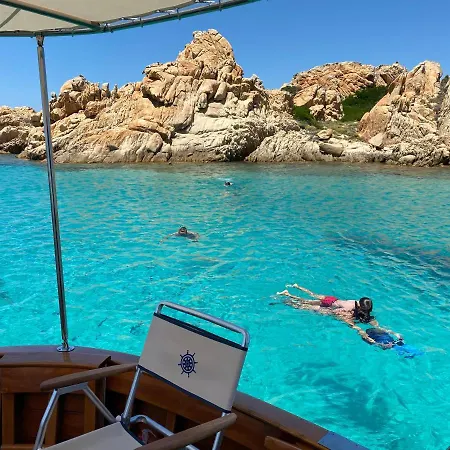 Ботель Night On Board Ла-Маддалена