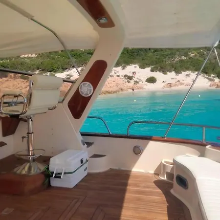 Bateau-hôtel Night On Board La Maddalena (Sassari)
